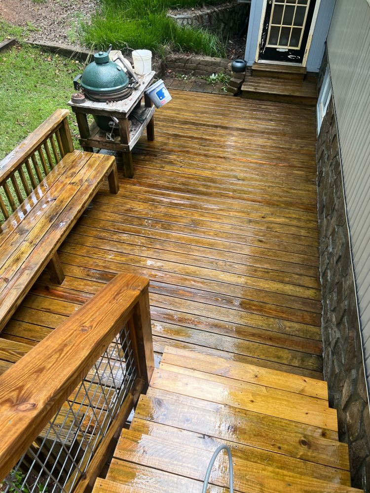 Deck cleaning for JB Applewhite's Pressure Washing in Anderson, SC