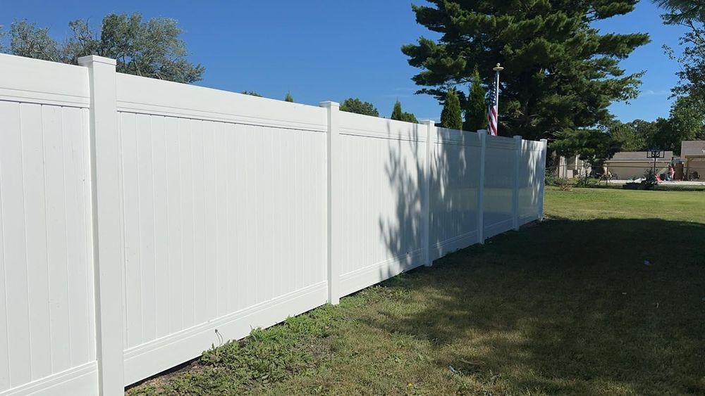 Fence Installation for Illinois Fence & outdoor co. in Kewanee, Illinois