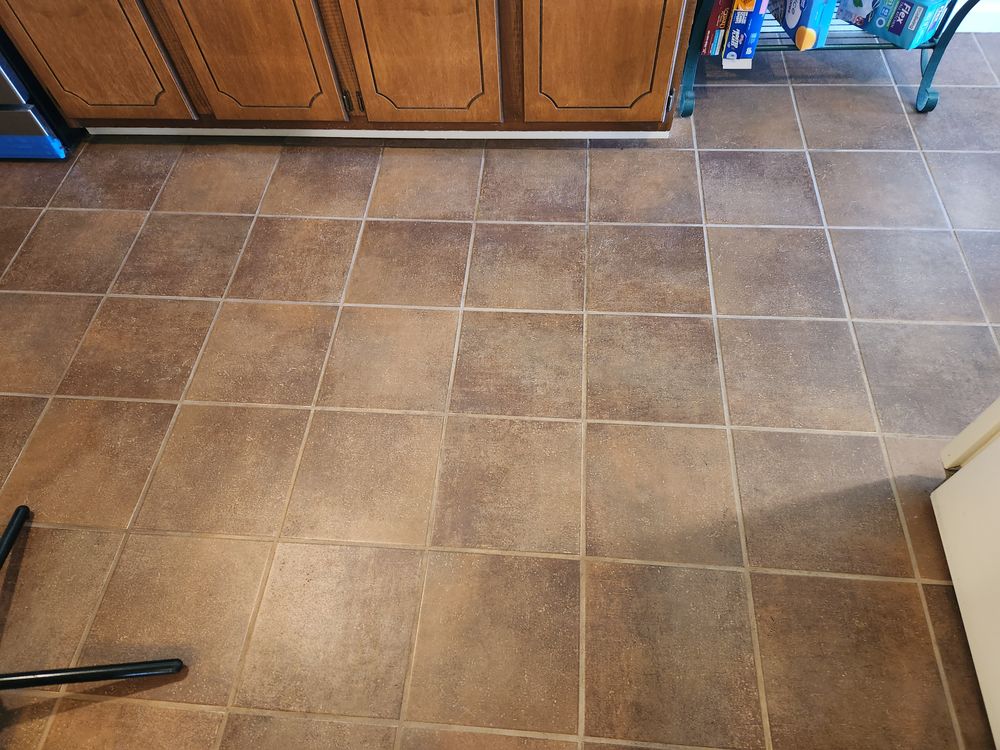 Tile/Grout  for Sammy's Carpet Cleaning in Lewis County, TN