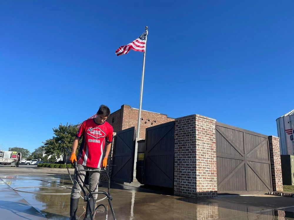 House and Roof Softwash for Oakland Power Washing in Clarksville, TN