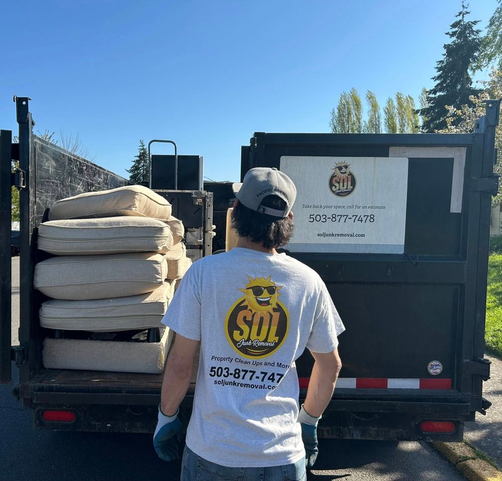 Commercial Cleanouts for Sol Junk Removal in Independence, OR