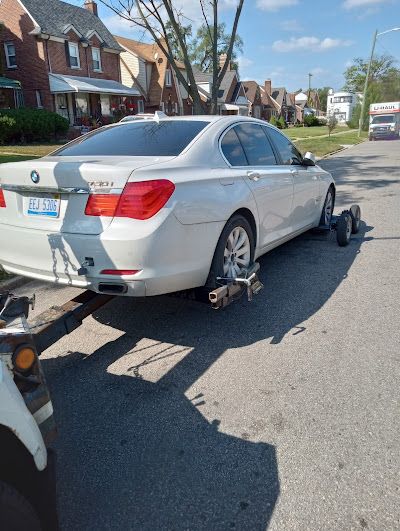 Our Emergency Recovery service ensures prompt assistance when your vehicle breaks down, providing towing to a safe location for repair or storage, giving you peace of mind during unexpected situations. for Wright's Choice Towing and Recovery in Detroit, MI