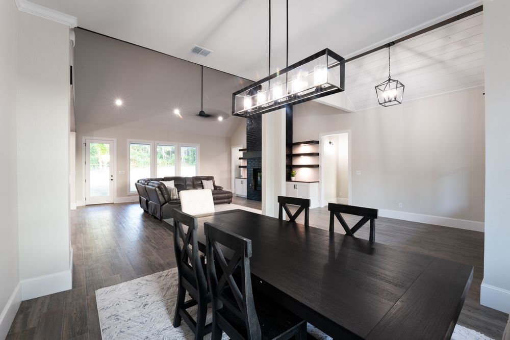 Living/Dining Room for Neely Construction & Design LLC in Chandler, TX