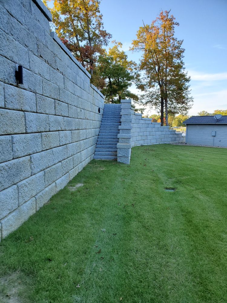 Limestone Rock Walls for Viking Dirtworks and Landscaping in Gallatin, MO