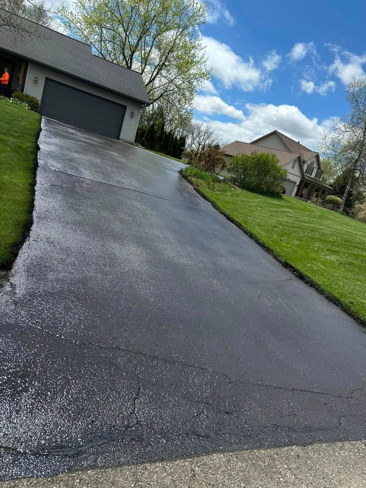 Asphalt for Buddy’s Blacktop in Cadillac, MI