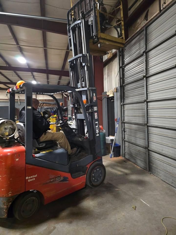 Our expert garage doors technicians provide top-notch installation and repair services for roll-up doors, ensuring durability, security, and seamless operation to enhance your home's functionality and curb appeal. for MOORE adVANCEd Garage Door Installation in Moore County, NC