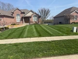 MOWING AND EDGING for Robbie's Lawn Care, LLC in Middletown, OH