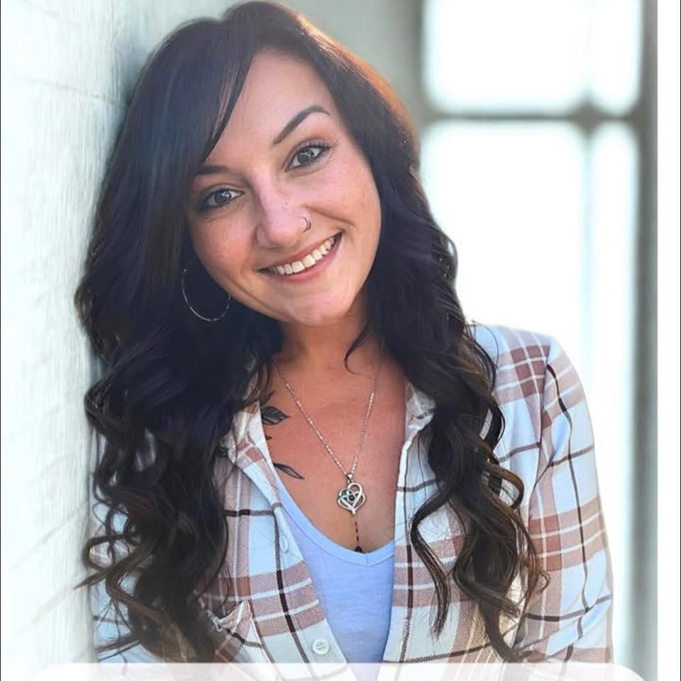 Lash Extensions - Classic/Hybrid/Volume/Colors for Unique Lash & Brow Studio in Bean Station, TN