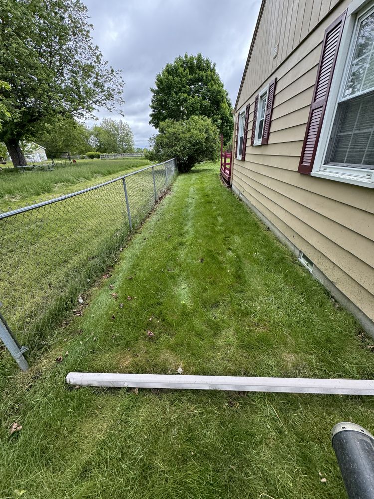 Landscaping Lawn Care for Daugherty's Tough Lawn Care in Essexville, MI