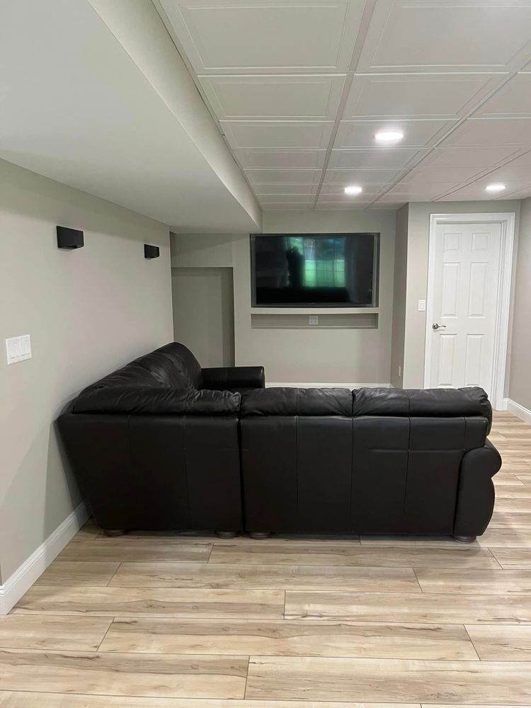 All Photos for Laura Mae Properties in Wolcott, CT