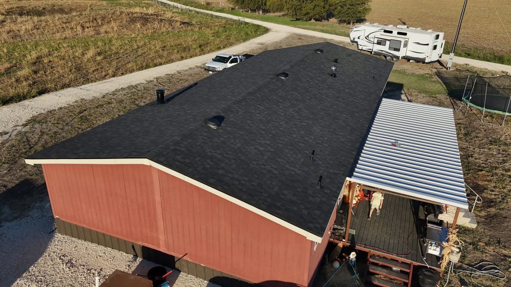 Shingle Roofs  for Barcenas Roofing & Remodeling in San Saba, TX