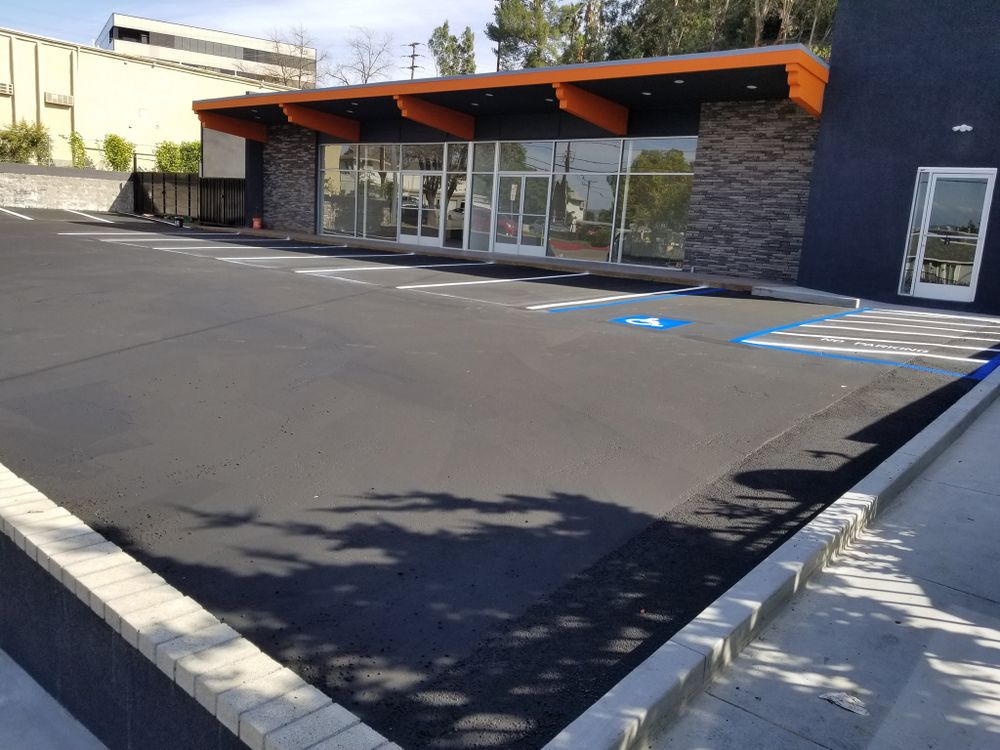 Commercial Parking Lots for Fallbrook Asphalt Company in Fallbrook, CA