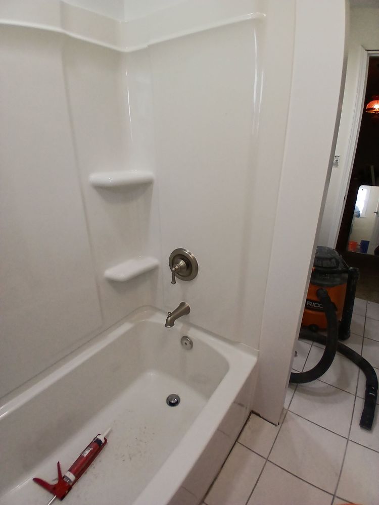 west Frankfort Master and Full Bath Renovations for Dead Tree General Contracting in Carbondale, Illinois