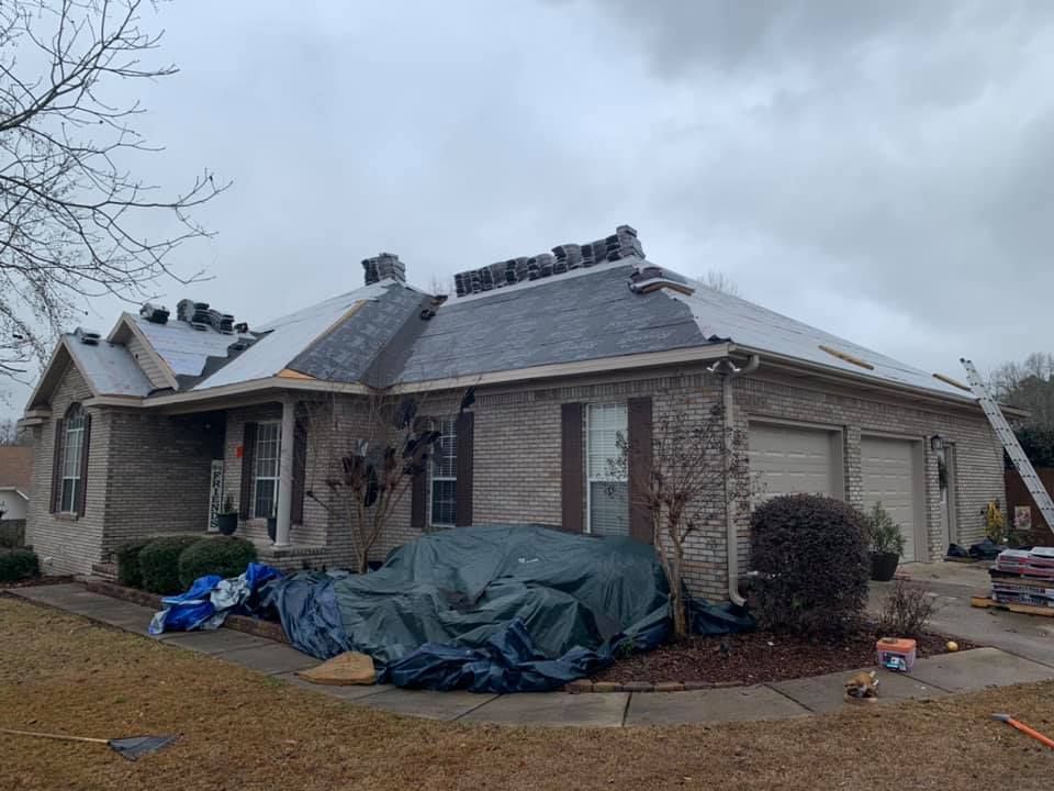 Roofing for Rojas Renovations LLP in Jemison, AL