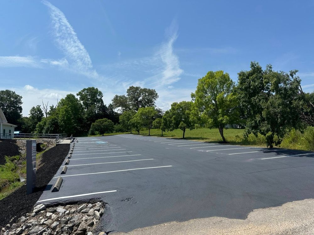 Asphalt for Metzler Paving and Sealcoating in Jacksboro, TN