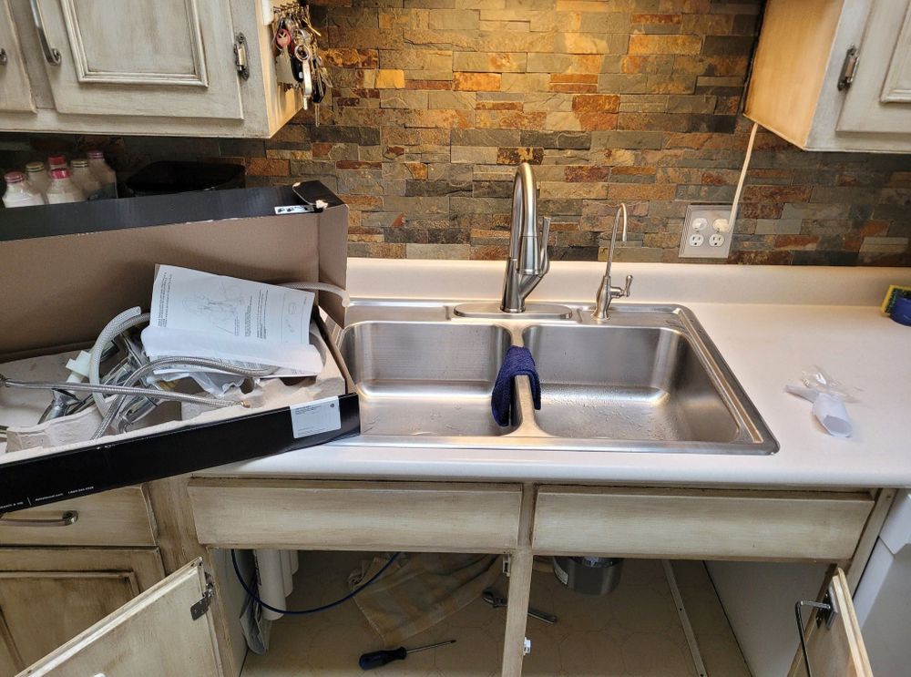 ​Upgrade your home's functionality and aesthetic with our professional plumbing fixture services. We offer quick, expert removal and installation for a variety of common fixtures from shower heads, sink faucets too toliets. for Silver Service Pros in Riverton, UT