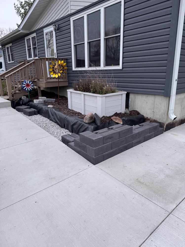 Hardscaping Landscaping for H&L Lawn Care LLC in Twin Lakes, WI