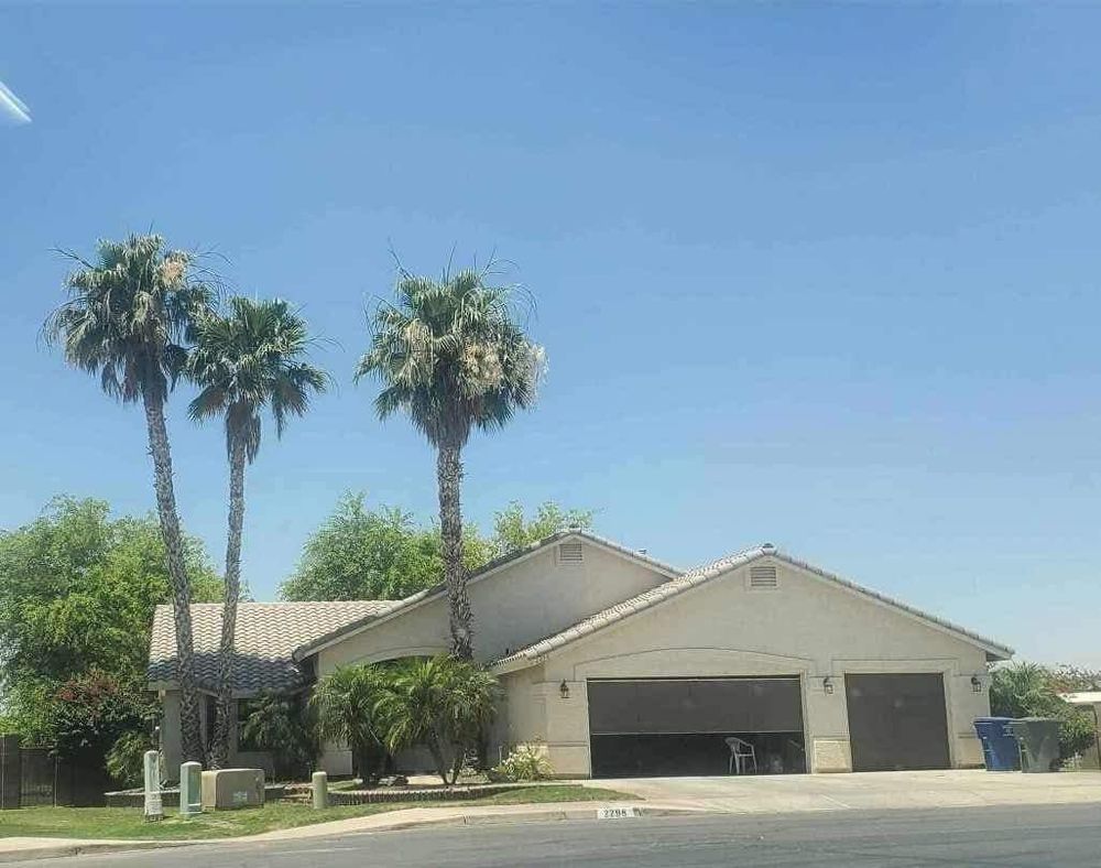 All Photos for Oliver L. Palm & Tree services in Yuma County, AZ