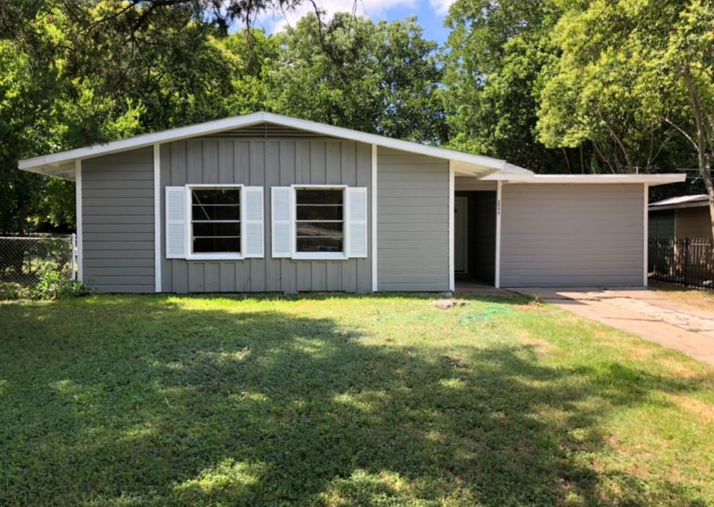 Transform your home with our expert vinyl siding services. Our Construction & Remodeling Company ensures durable, energy-efficient solutions that enhance curb appeal and protect your house from the elements effortlessly. for Texas Build Construction LLC in Arlington, TX