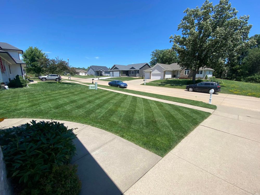 All Photos for Weeds Lawn Care & Landscaping LLC  in Hiawatha, IA