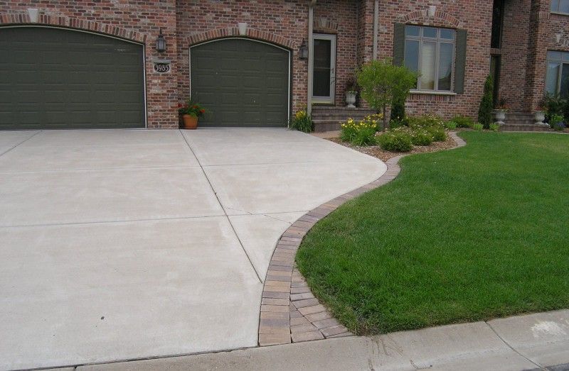 Paver Patio Design & Construction for Humphries Hardscape - Pavers and Landscaping in Wyandotte, MI