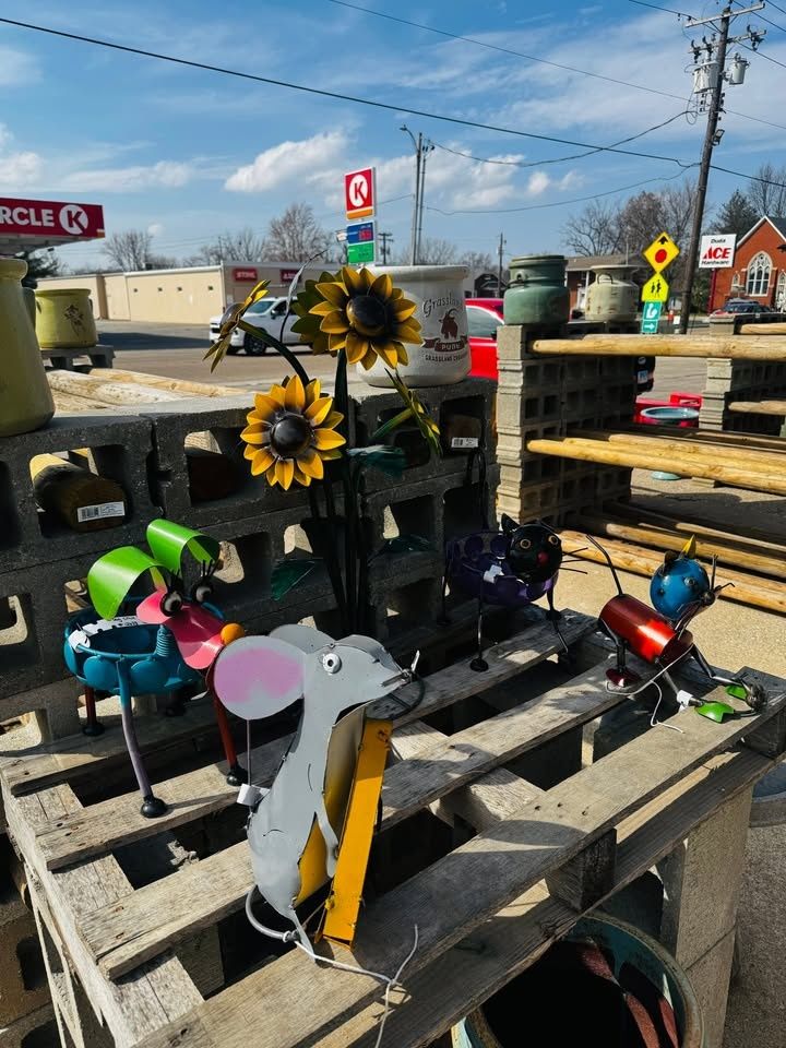 All Photos for Mayfield Landscaping in Staunton, IL