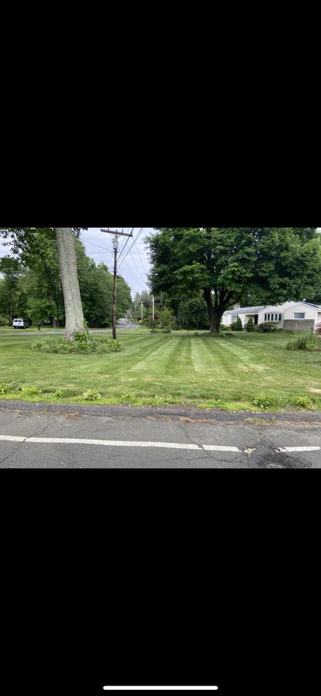 Lawn Maintenance  for Ace Landscaping in Trumbull, CT