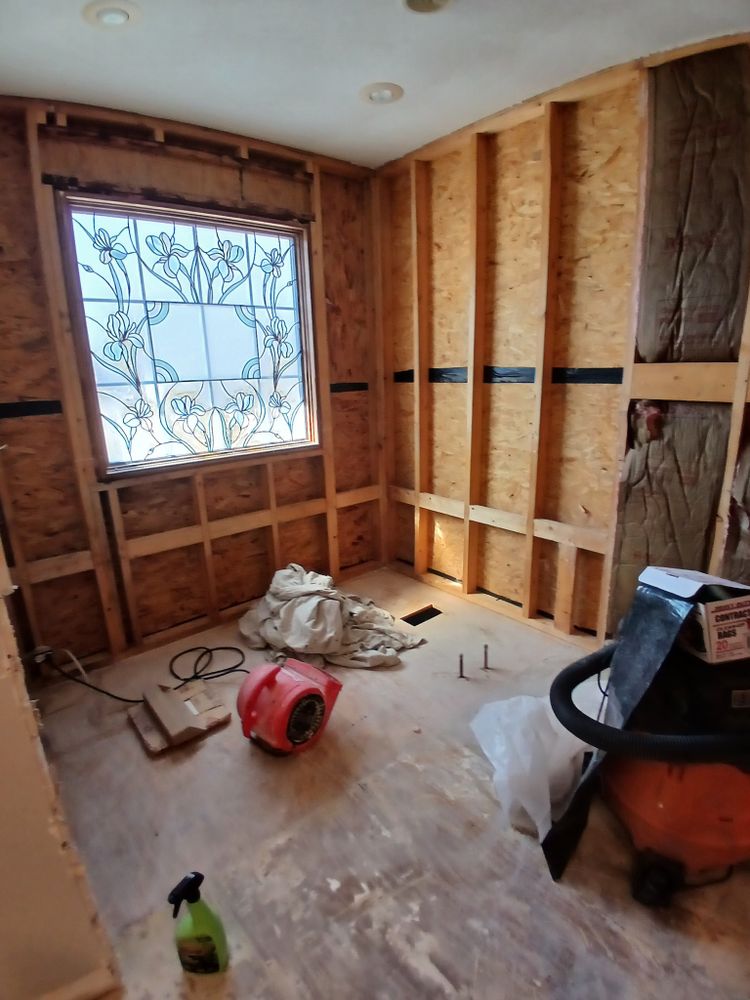 west Frankfort Master and Full Bath Renovations for Dead Tree General Contracting in Carbondale, Illinois