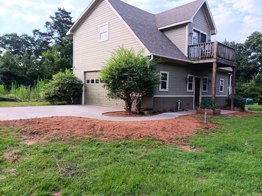 Our Sidewalk Installation service provides homeowners with durable and professionally installed concrete sidewalks that enhance the safety, aesthetics, and functionality of their property. for Concrete Pros  in Sherman, TX