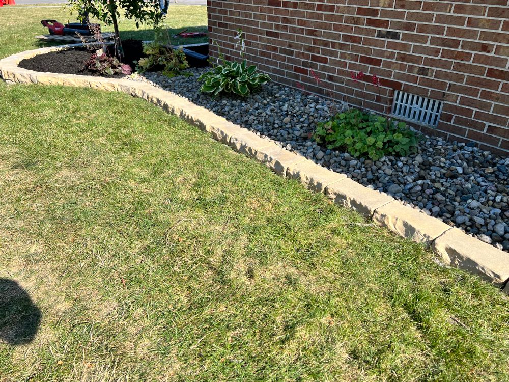 Landscape Edging for Stuckey Landscape & Excavation  in Rawson, OH