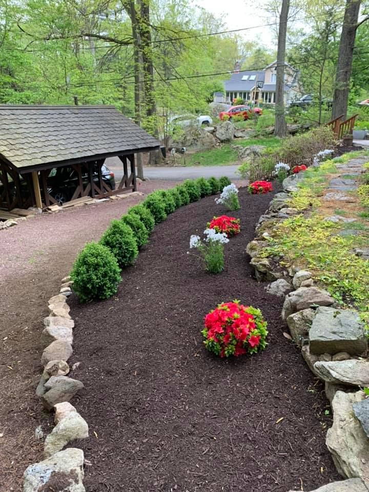 Landscaping for Zaldivar’s Lawn Care INC  in Peekskill, NY