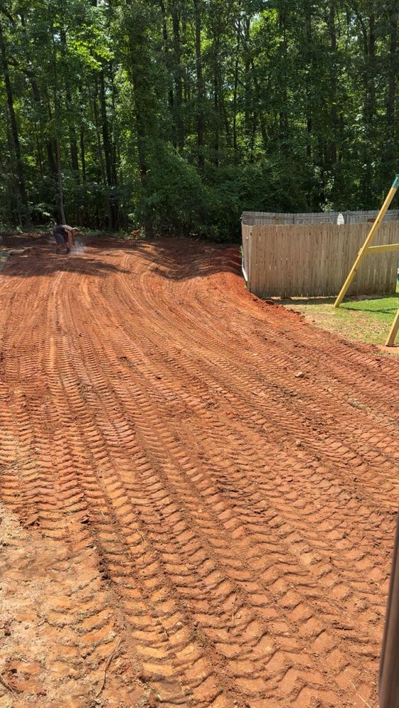 Dirtwork for J&J Hauling and Outdoor LLC  in Fayetteville, GA