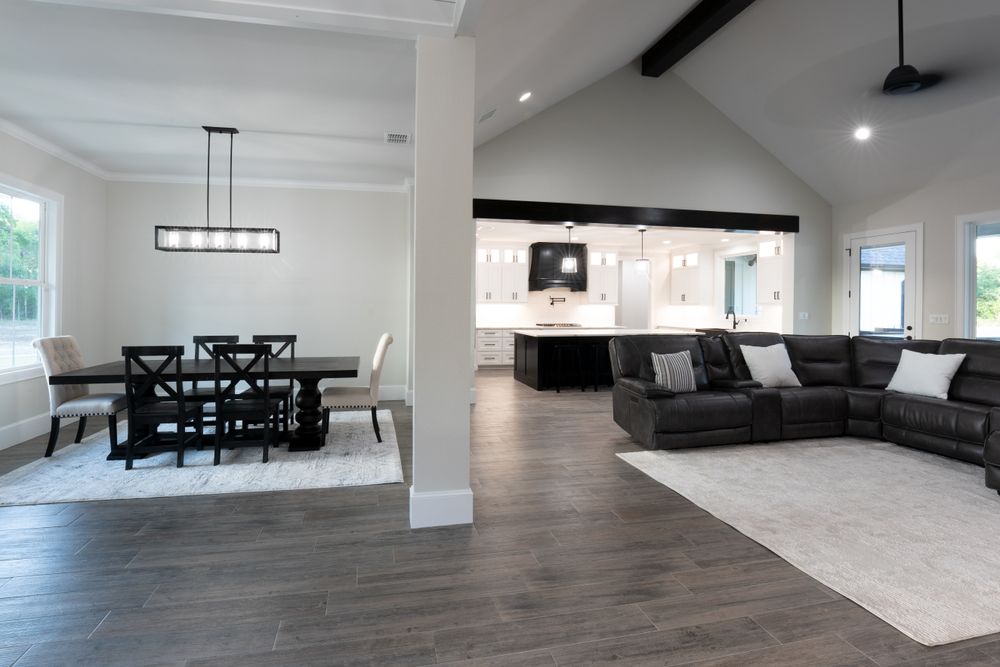 Living/Dining Room for Neely Construction & Design LLC in Chandler, TX