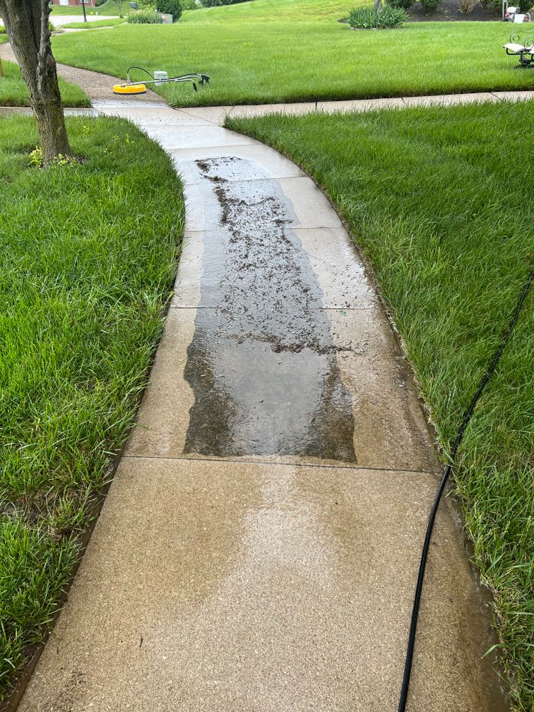 Driveway & Sidewalk Cleaning for Central KY Pressure Washing in Richmond, KY