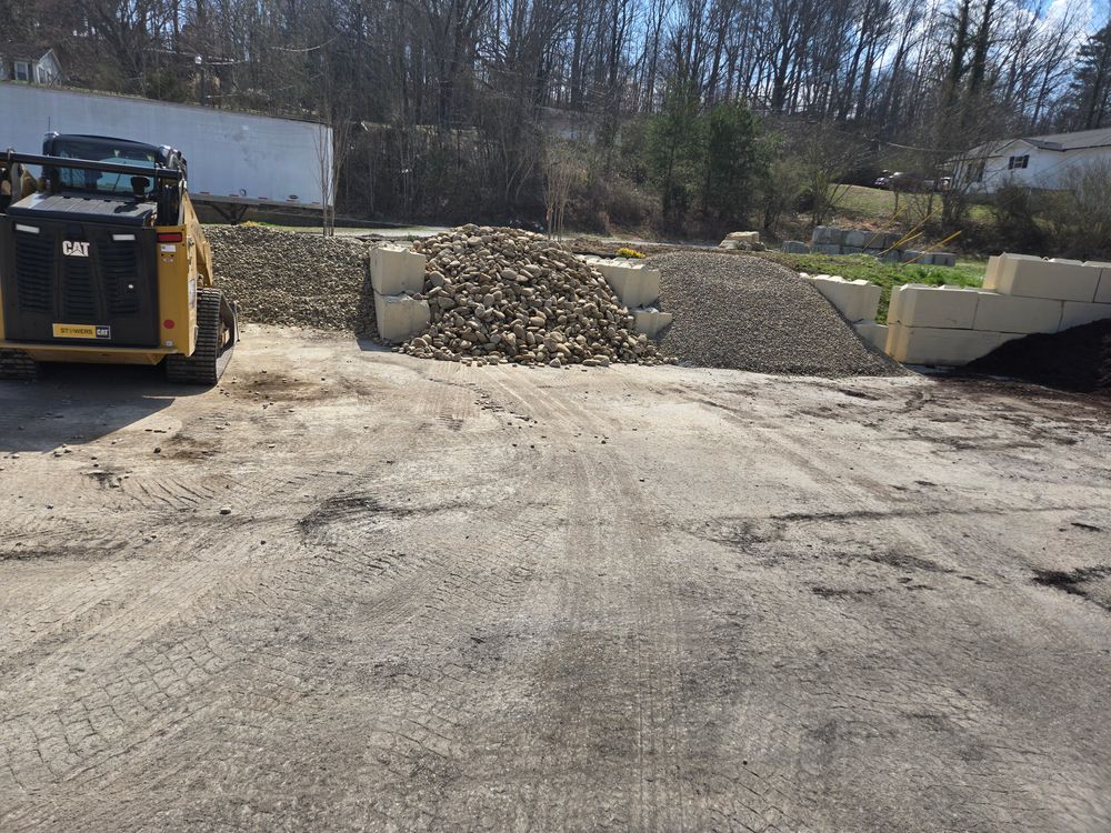 All Photos for Lafollette Mulch, Stone and Lawn Care in La Follette, TN