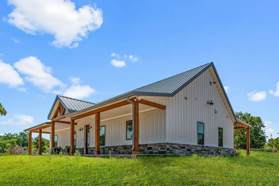 Discover our Barndominium Construction services, blending modern living with robust metal structures. Enjoy customizable designs, energy efficiency, and durability for a unique home that seamlessly combines functionality and style. for On-Site Buildings in Vidor, TX