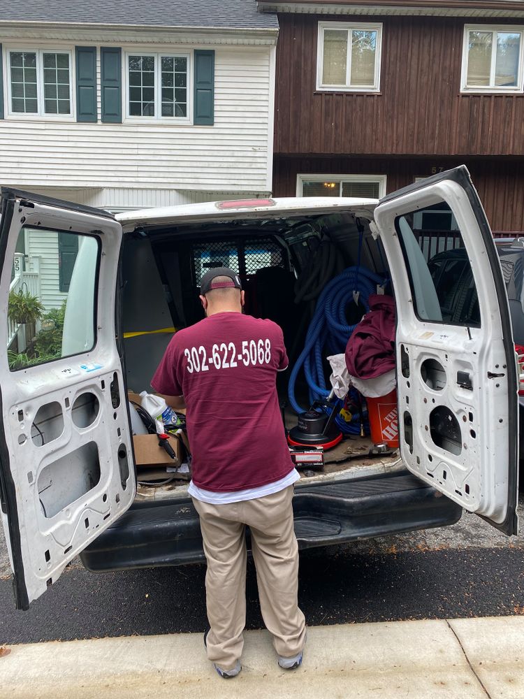 Banderas Cleaning Service team in Elsmere, DE - people or person