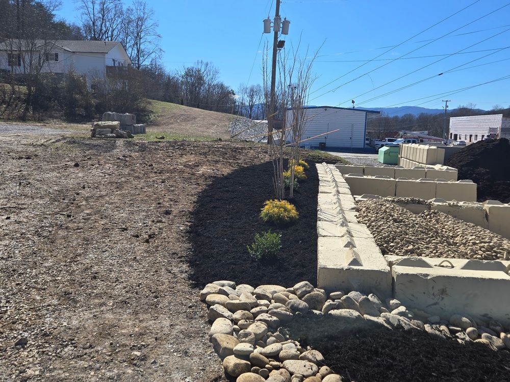 All Photos for Lafollette Mulch, Stone and Lawn Care in La Follette, TN
