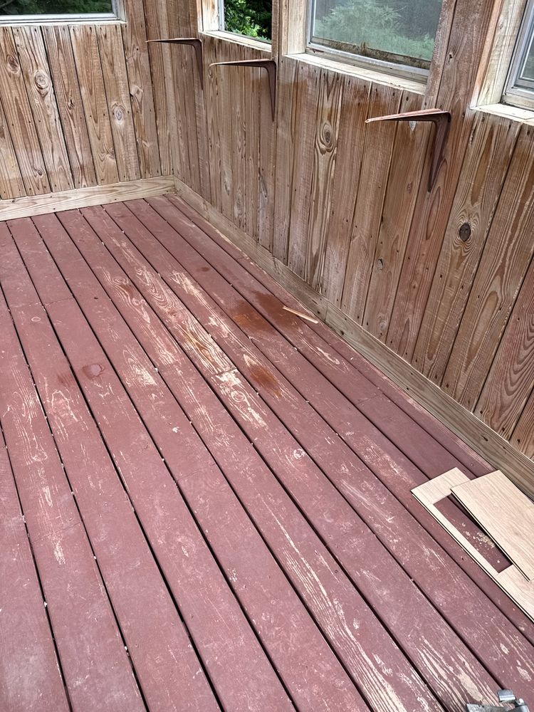 exterior painting and flooring for Dead Tree General Contracting in Carbondale, Illinois