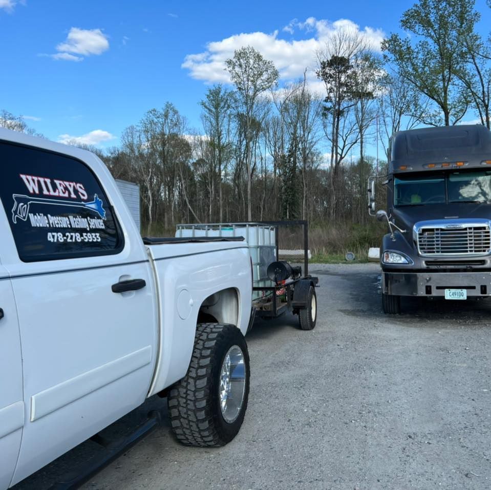 Wiley’s Mobile Pressure Washing Services LLC team in Dublin, GA - people or person