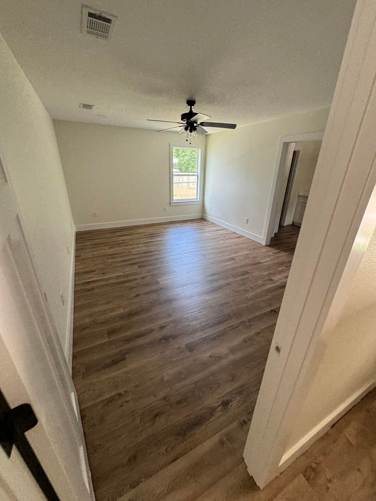 Flooring for Clean Cut Construction in Laurel Hill, FL