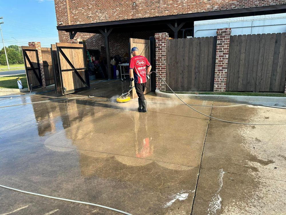 House and Roof Softwash for Oakland Power Washing in Clarksville, TN