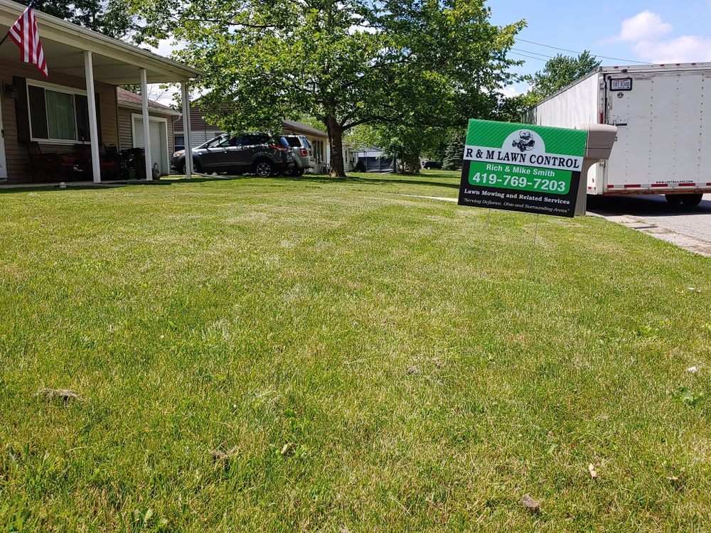 All Photos for R&M Lawn Control in Defiance, OH