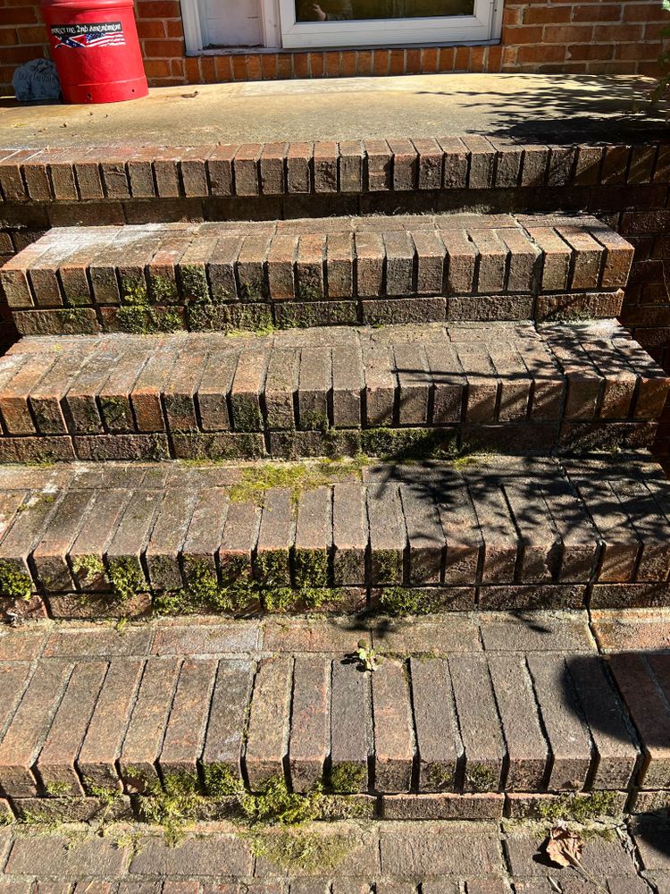 Brick cleaning for JB Applewhite's Pressure Washing in Anderson, SC