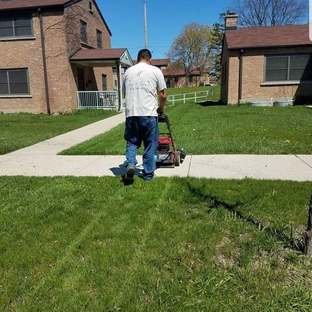 Lawn Care for Malagon & Company LLC in Milwaukee, WI