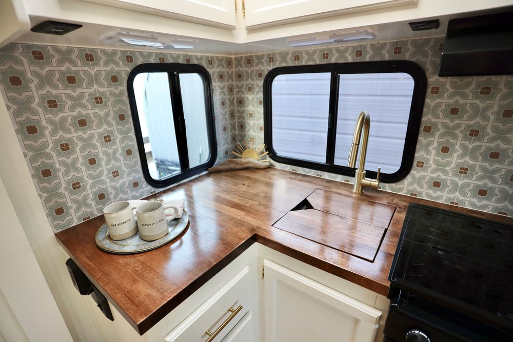 2018 Keystone Passport 2510RB for Mauka to Makai RV Renovations in Los Angeles, CA