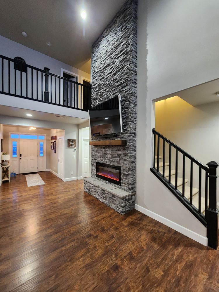 Thomas fireplace for Custom Valley Construction   in Sunnyside, Washington