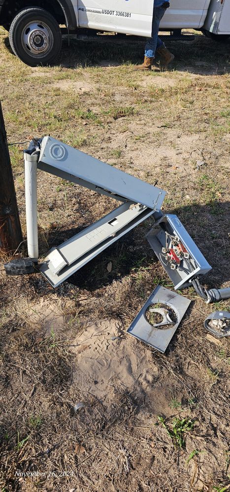 Electrical Repairs for LUX Electric in Floresville, TX