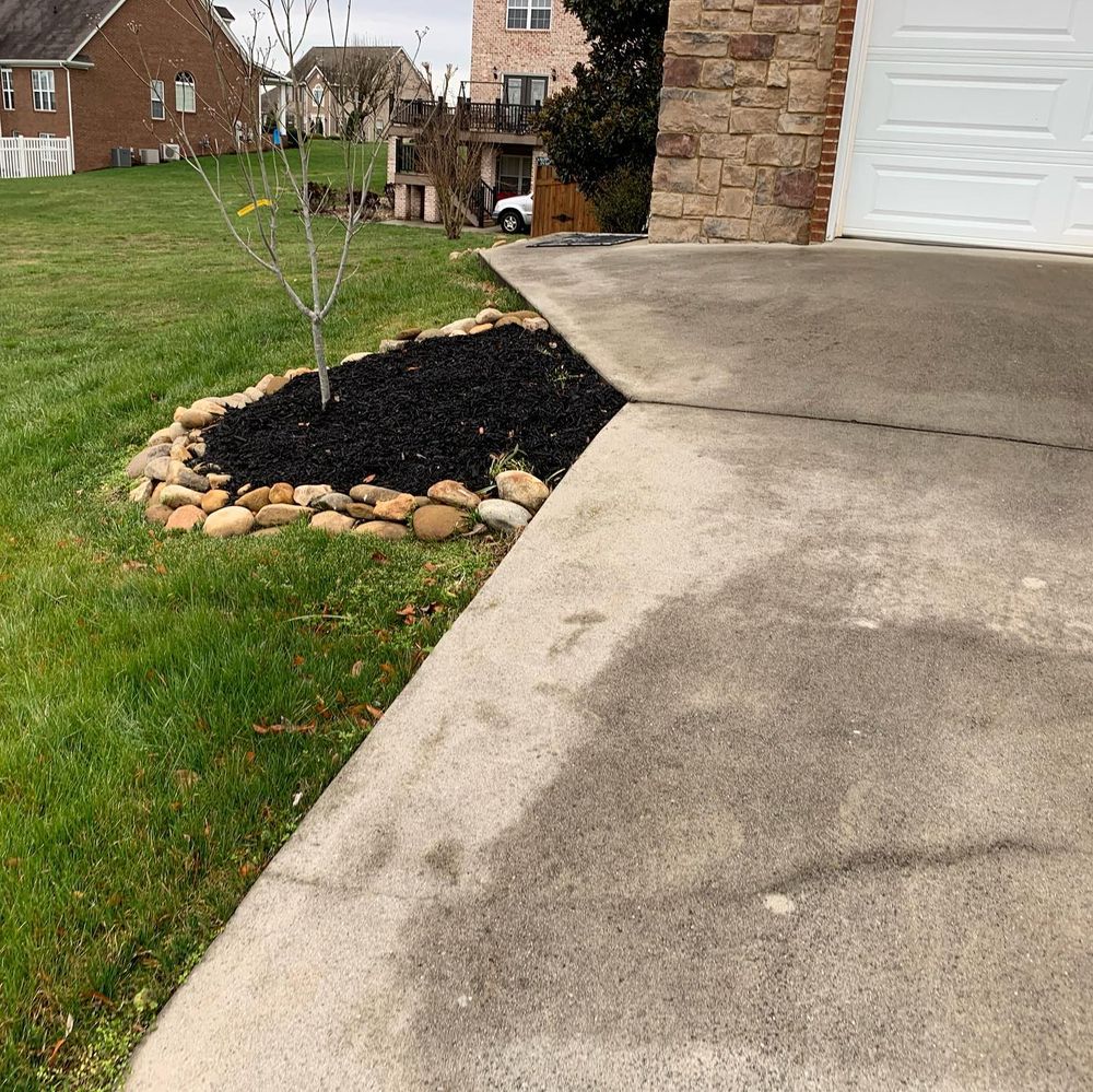 lawn and landscape services for 3R Outdoor in Morristown, TN