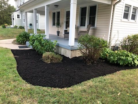 Landscaping for Robbie's Lawn Care, LLC in Middletown, OH